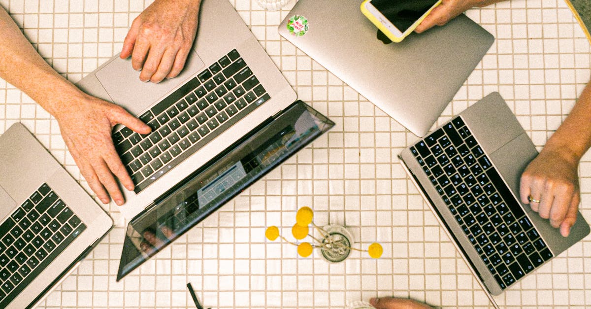 How do I find SaaS leads?