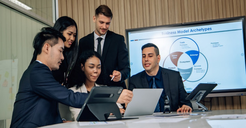 What does a SaaS person do?